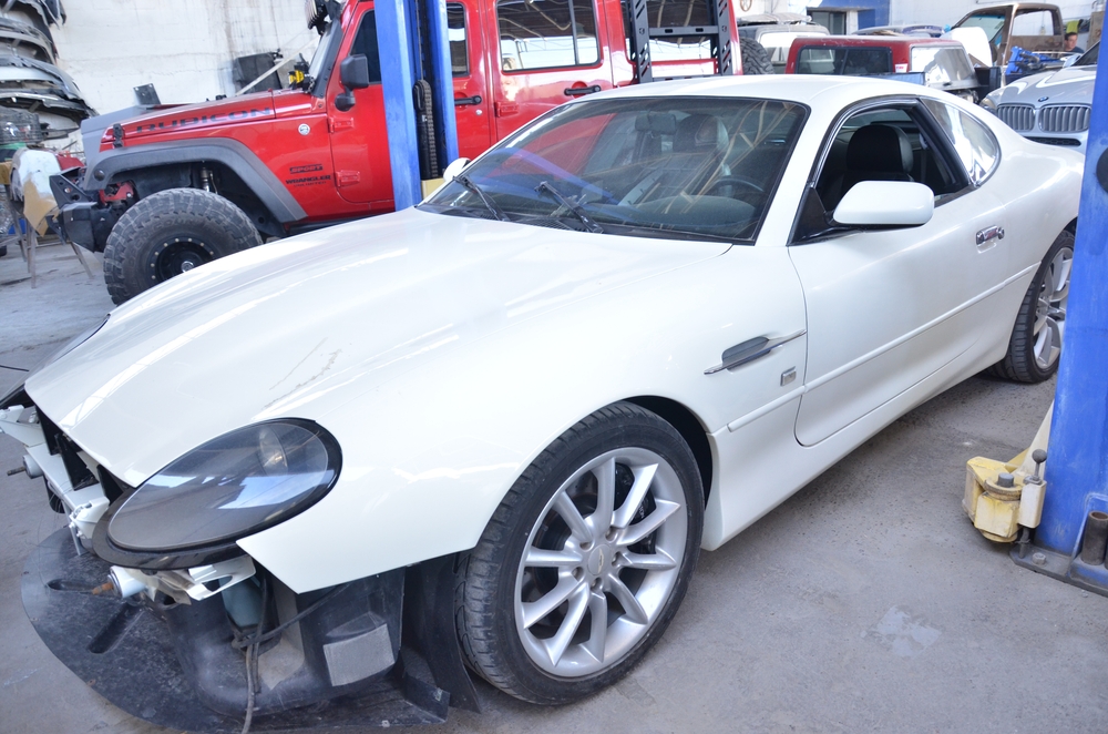 Poškozené auto z Ameriky po nehodě