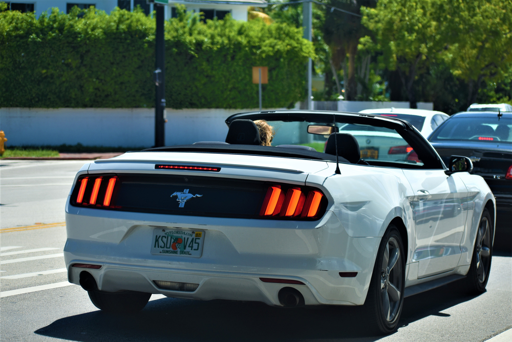 Úprava světel na Fordu Mustang po dovozu z USA