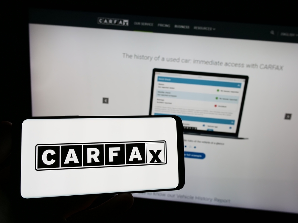Jak prověřit VIN u auta z Ameriky před koupí: Carfax, AutoCheck