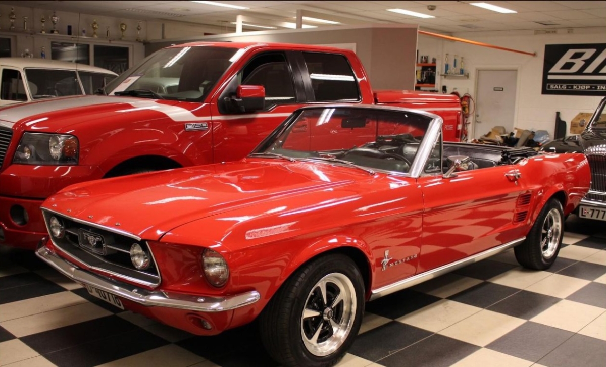 Ford Mustang vydražen&yacute; na americk&eacute; aukci.