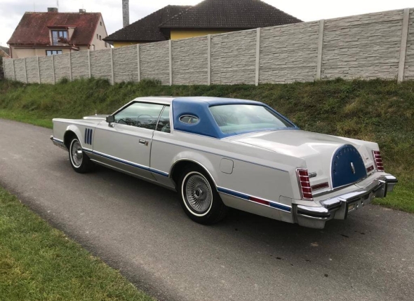Lincoln Continental Mark V